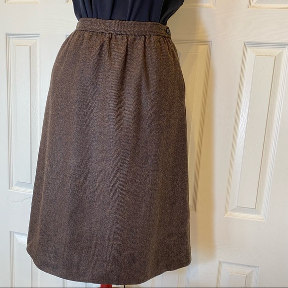 Evan Picone Vintage90s 100% Wool A-line skirt Herringbone, USA Fully Lined 12 - Picture 1 of 10